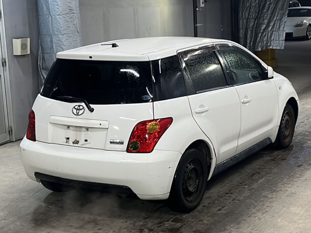 TOYOTA IST