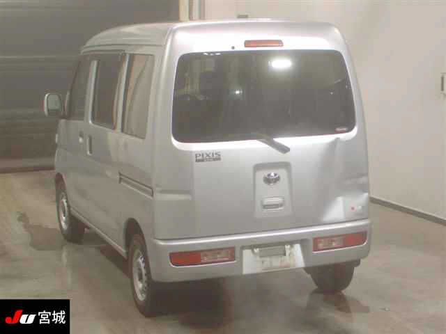 TOYOTA PIXIS VAN