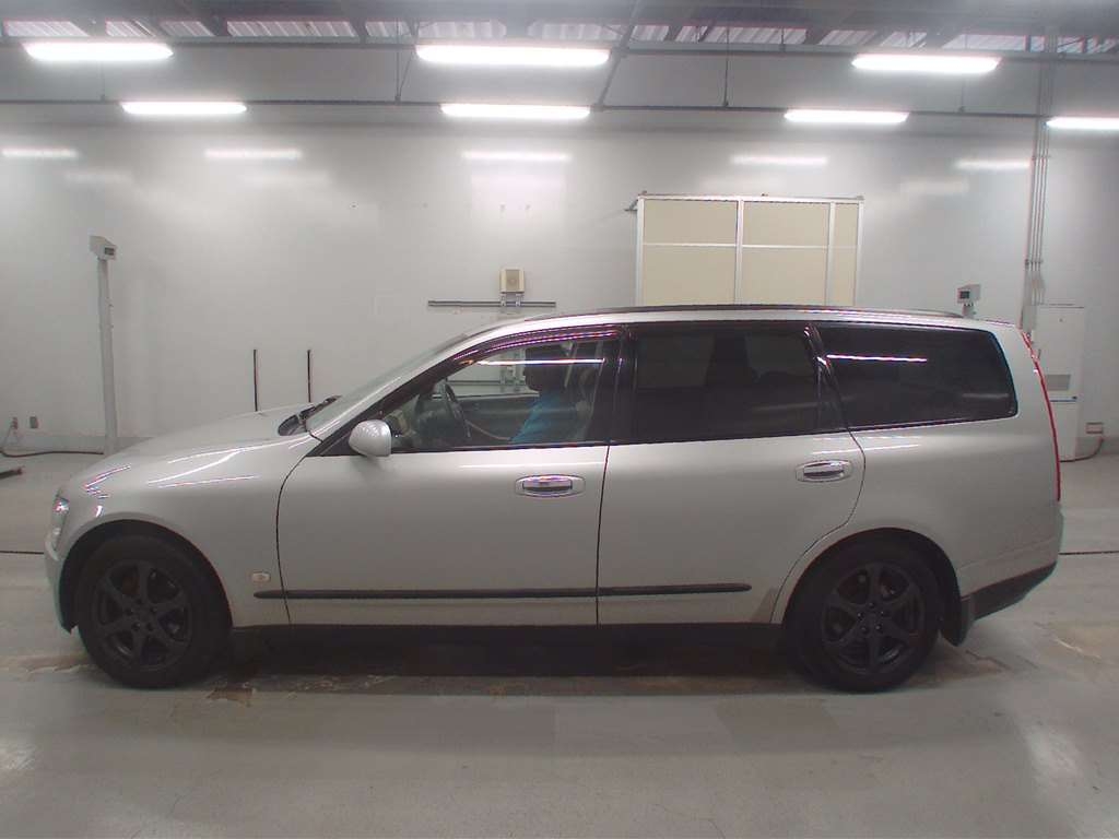 NISSAN STAGEA