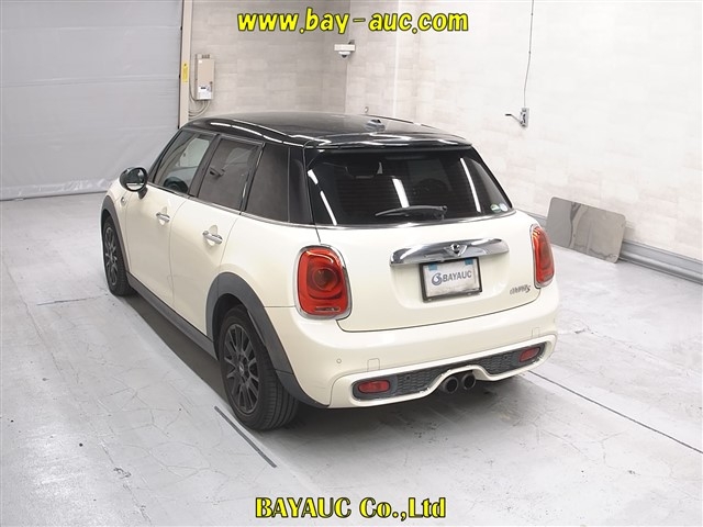 MINI HATCH