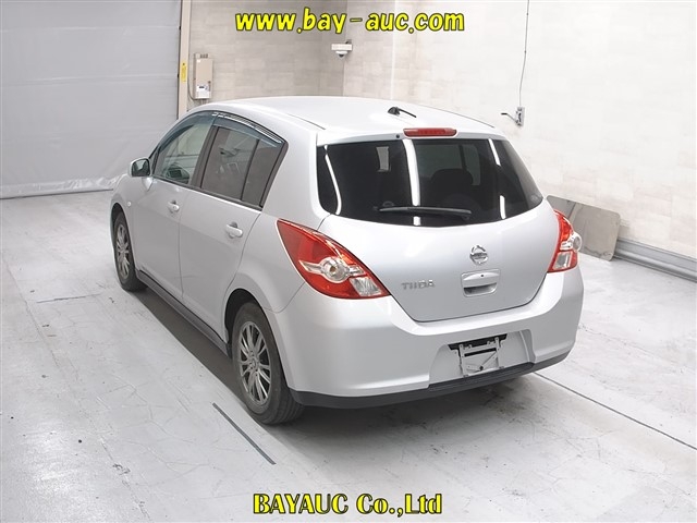 NISSAN TIIDA