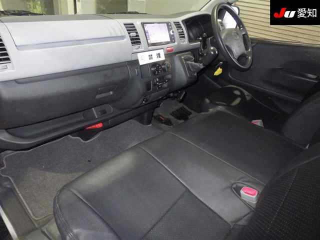 TOYOTA REGIUS ACE