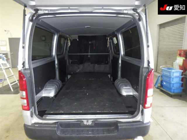 TOYOTA REGIUS ACE