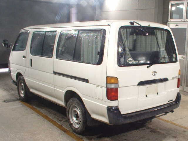 TOYOTA HIACE