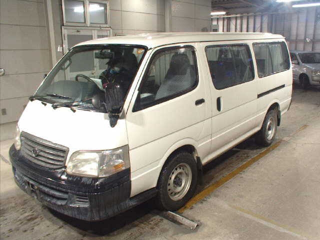 TOYOTA HIACE