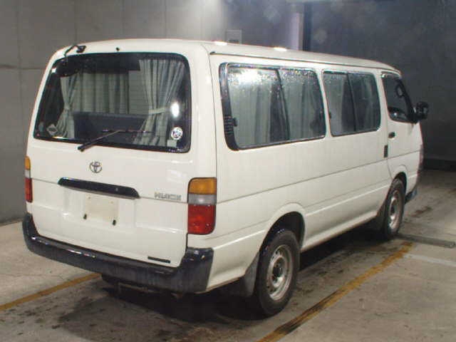 TOYOTA HIACE