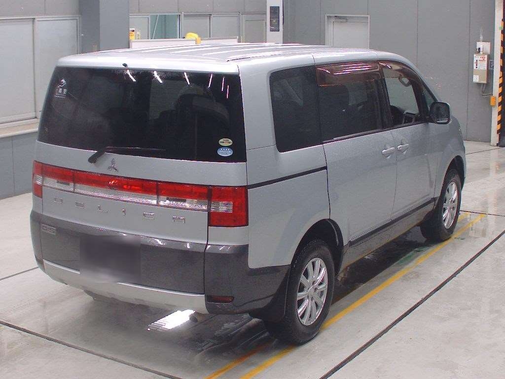 MITSUBISHI DELICA D:5