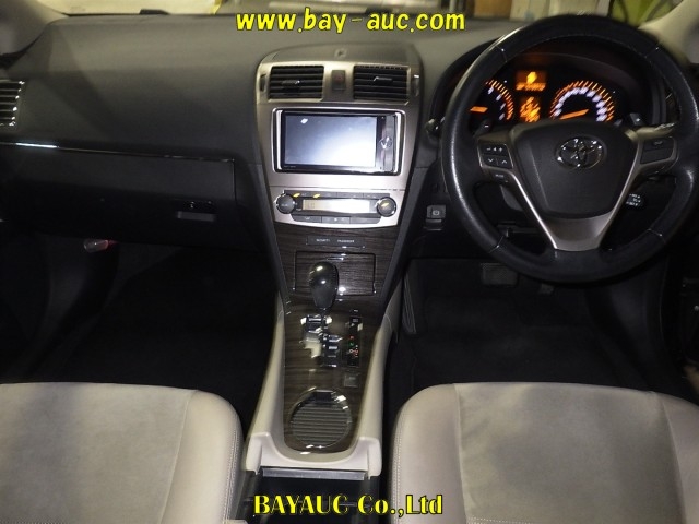 TOYOTA AVENSIS