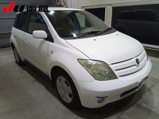TOYOTA IST