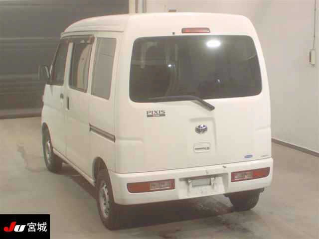 TOYOTA PIXIS VAN