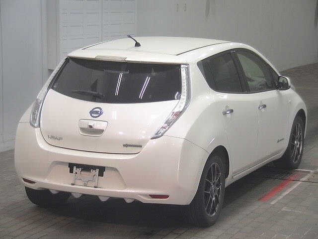 NISSAN LEAF