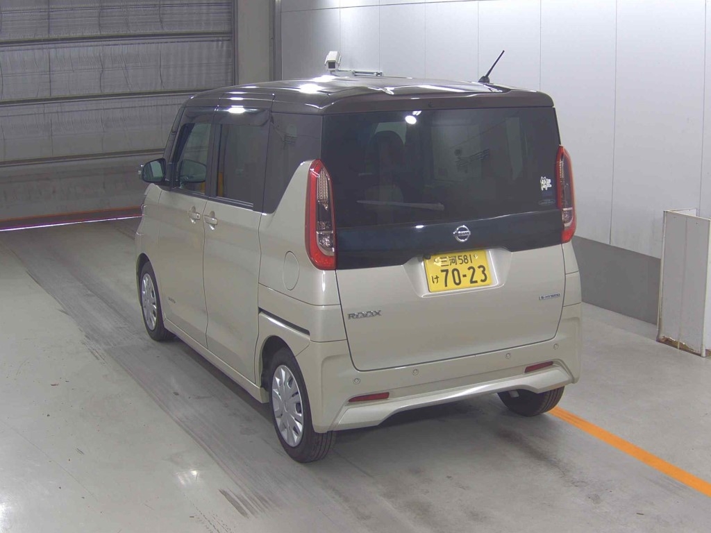 NISSAN ROOX