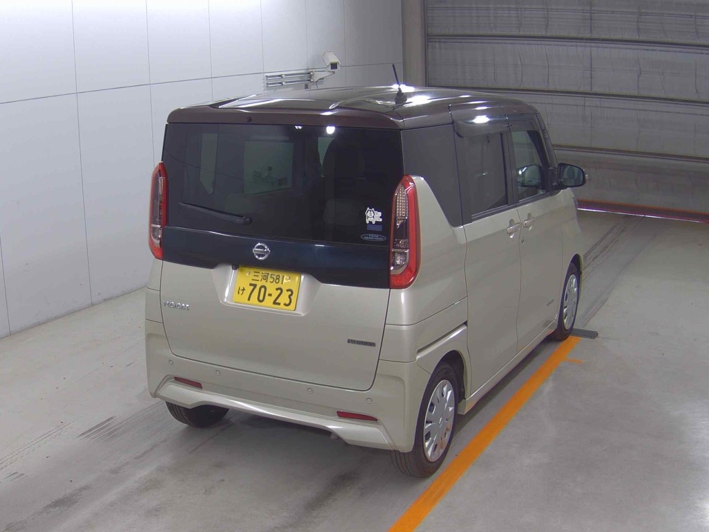 NISSAN ROOX