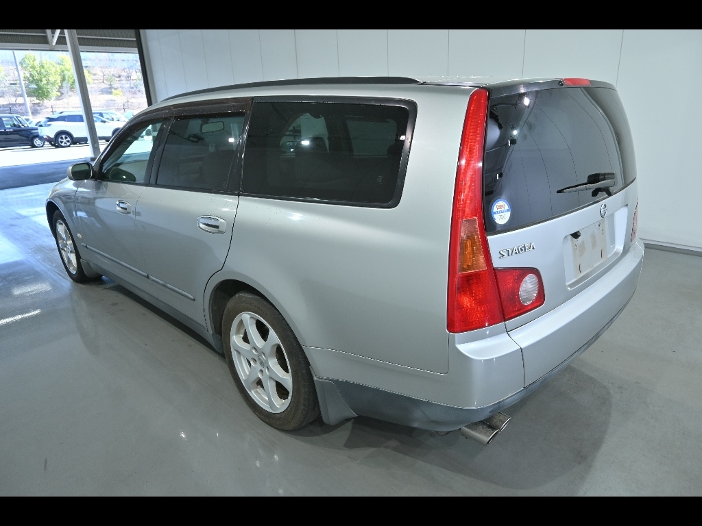 NISSAN STAGEA