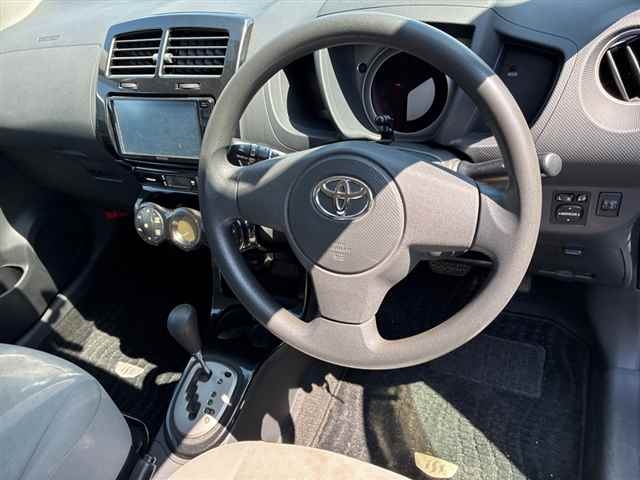 TOYOTA IST