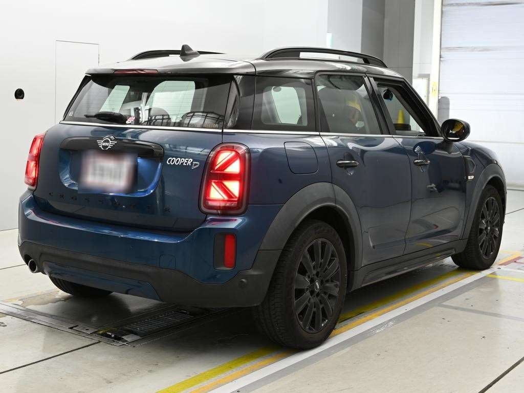 MINI CROSSOVER