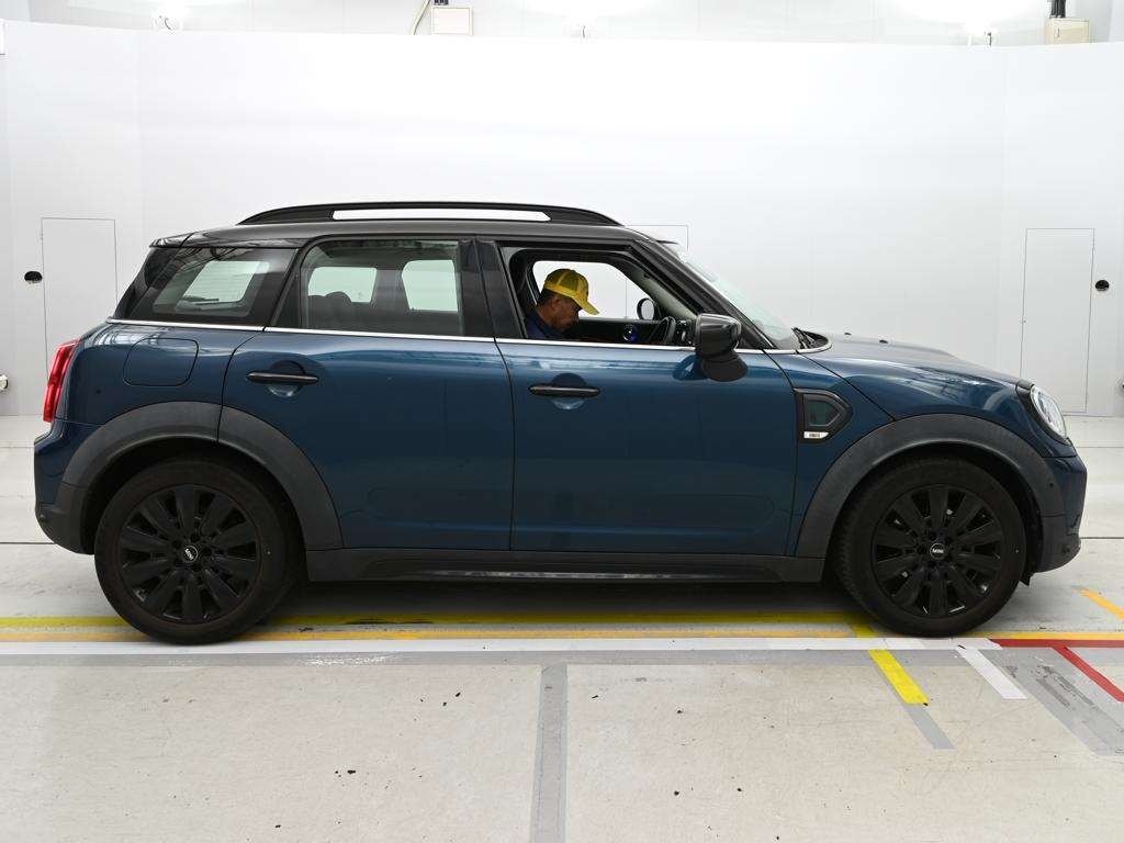 MINI CROSSOVER
