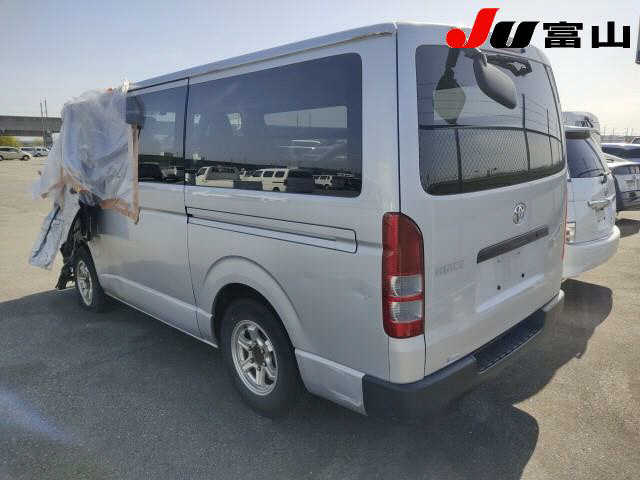 TOYOTA REGIUS ACE