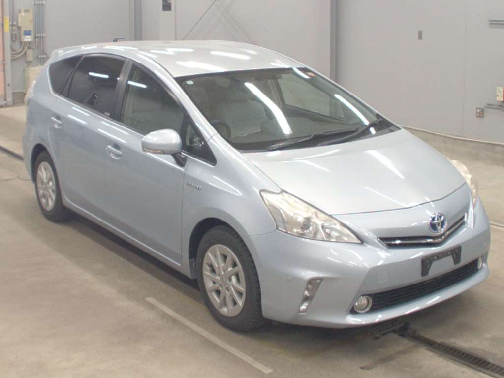 TOYOTA PRIUS ALPHA
