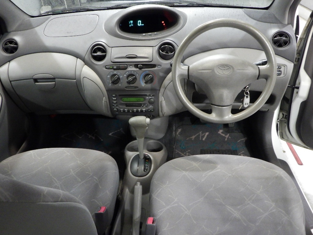 TOYOTA PLATZ