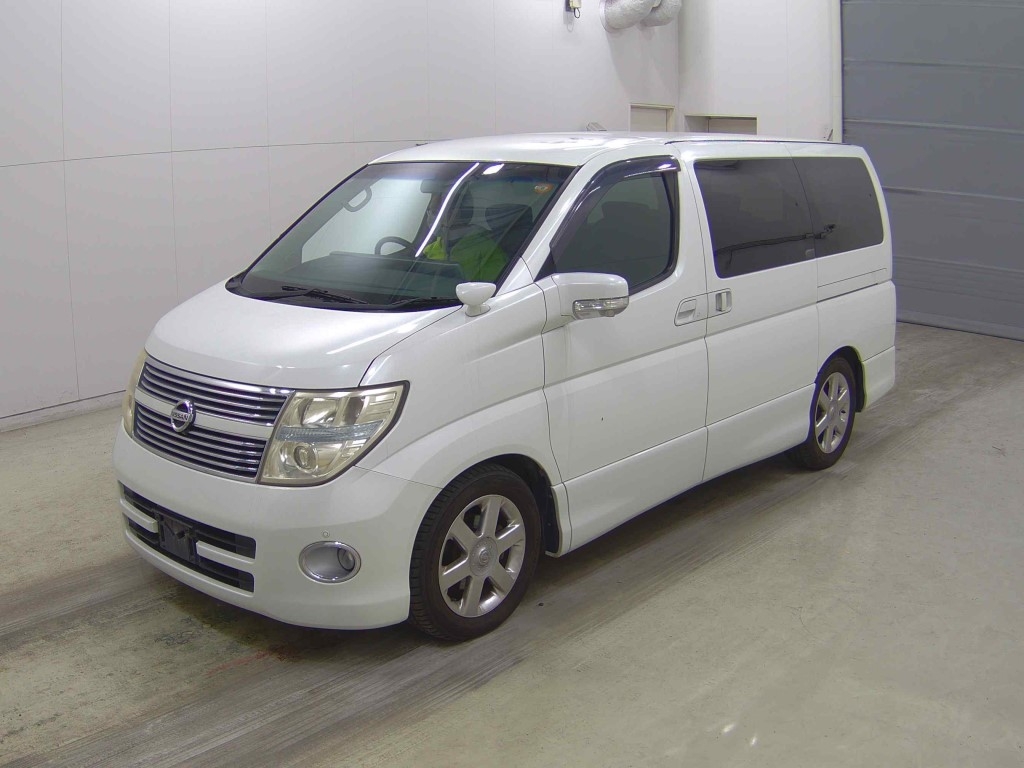 NISSAN ELGRAND