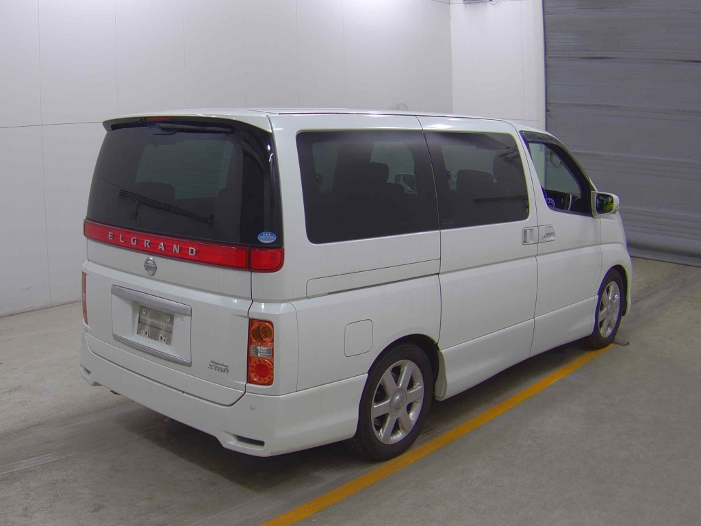 NISSAN ELGRAND