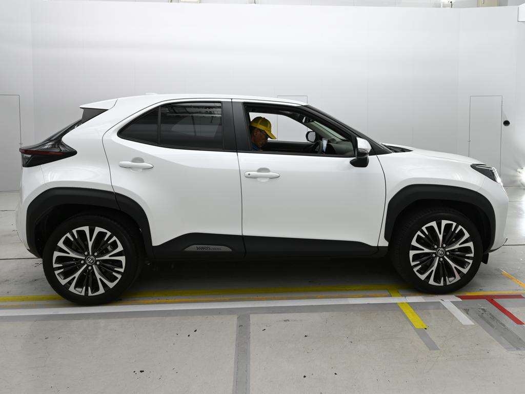 TOYOTA YARIS CROSS