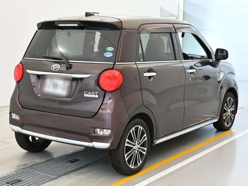 DAIHATSU CAST