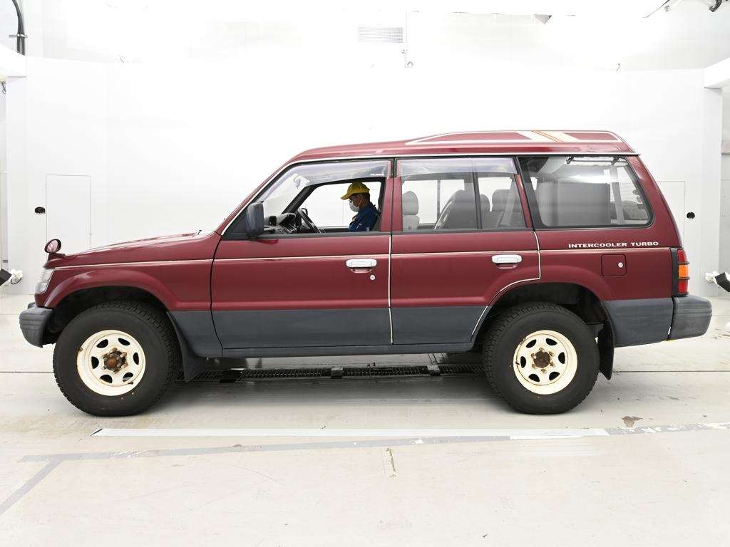 MITSUBISHI PAJERO