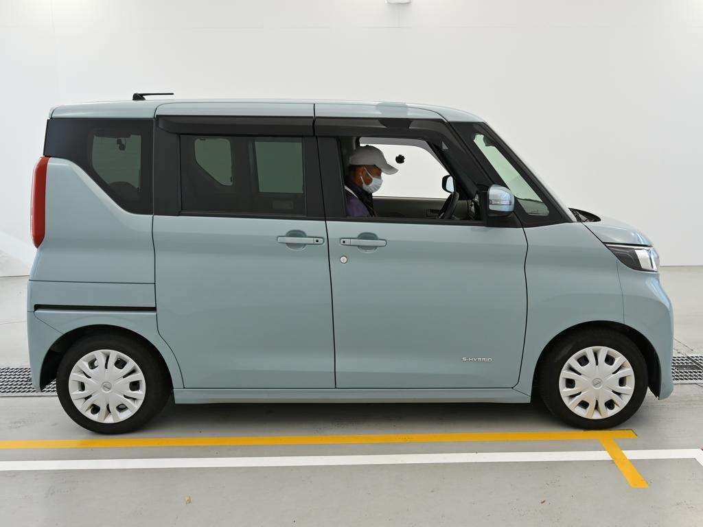 NISSAN ROOX