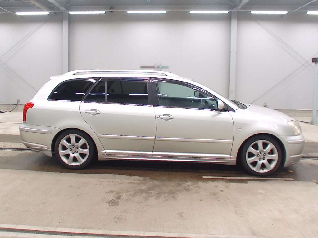 TOYOTA AVENSIS