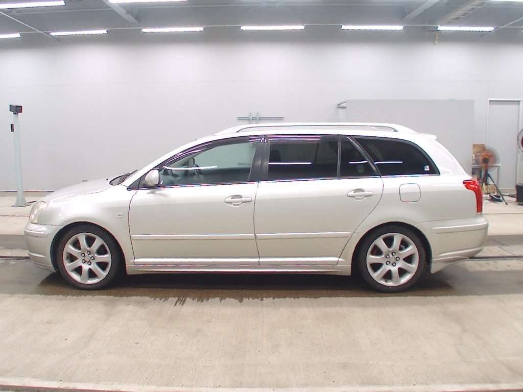 TOYOTA AVENSIS