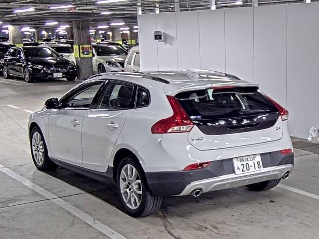 VOLVO V40