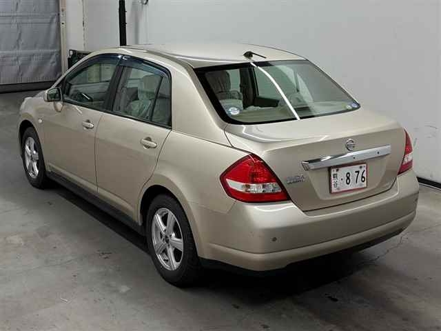 NISSAN TIIDA LATIO