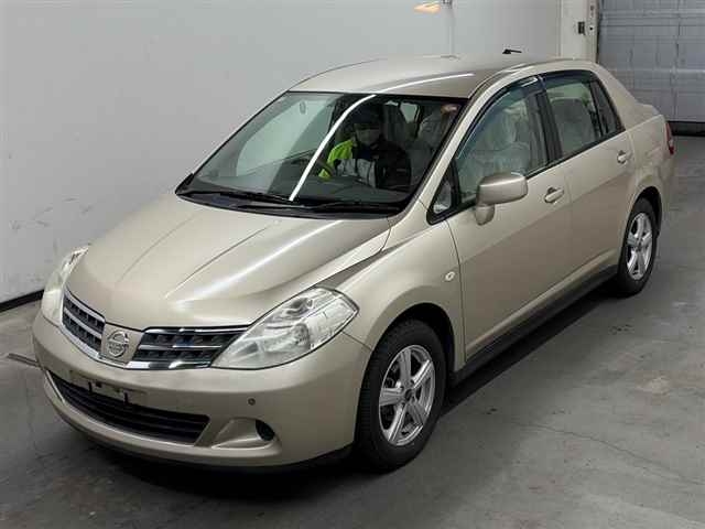 NISSAN TIIDA LATIO