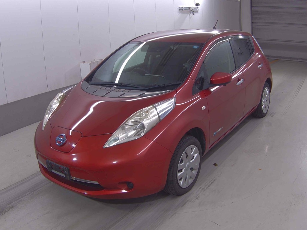 NISSAN LEAF