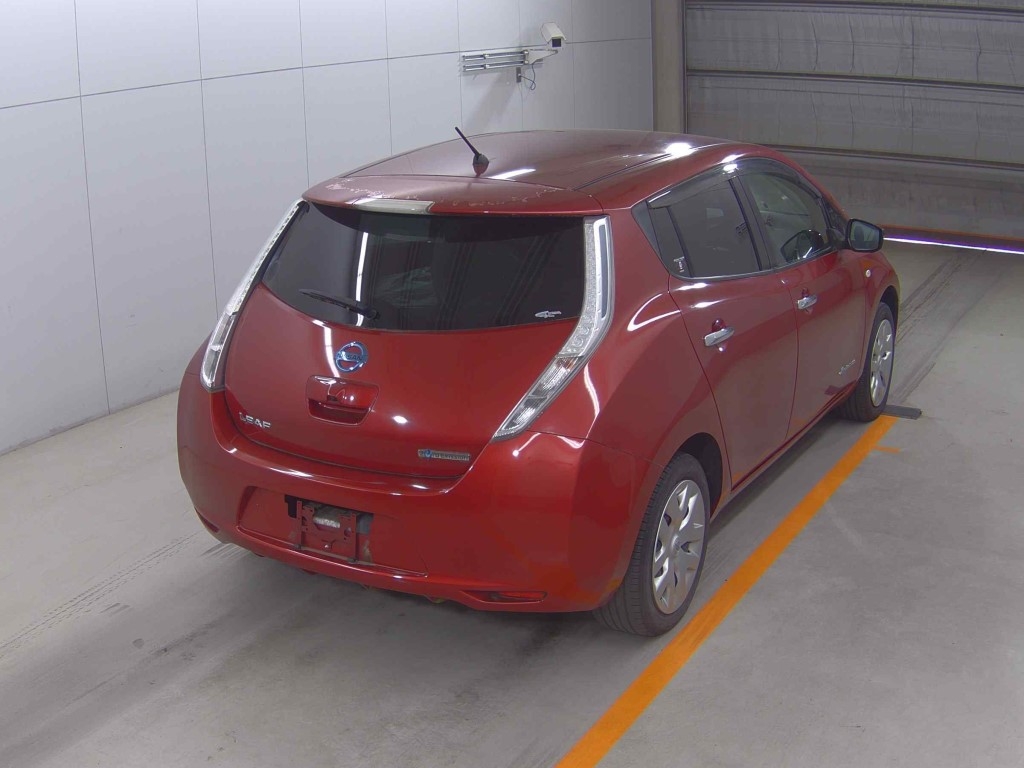 NISSAN LEAF