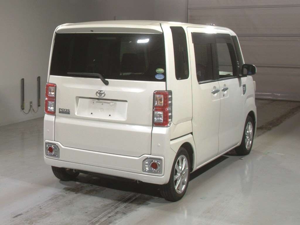 TOYOTA PIXIS MEGA