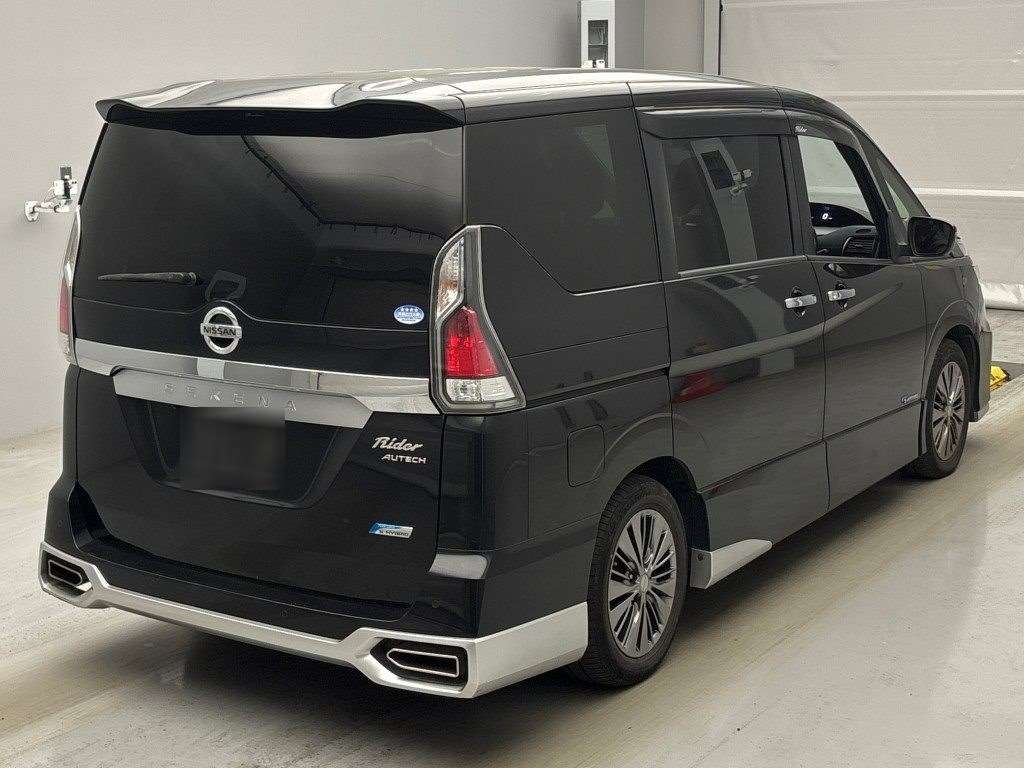 NISSAN SERENA