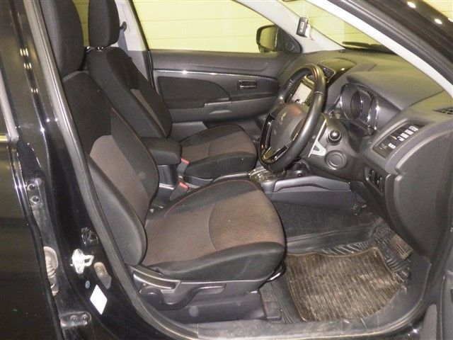 MITSUBISHI RVR