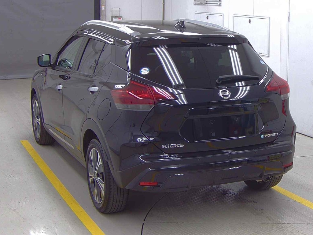 NISSAN KICKS