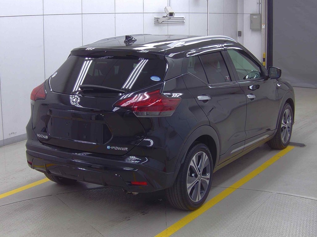 NISSAN KICKS