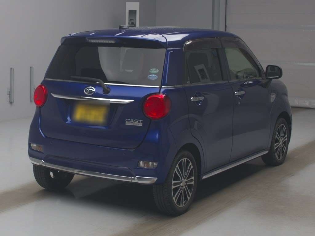 DAIHATSU CAST