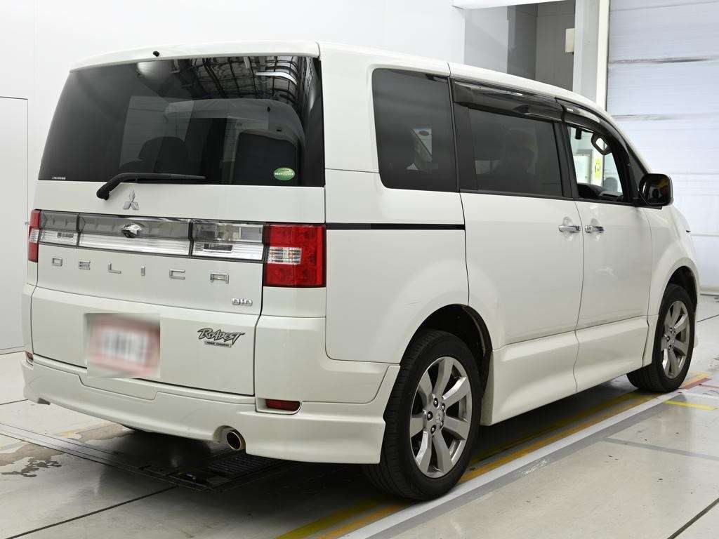MITSUBISHI DELICA D:5