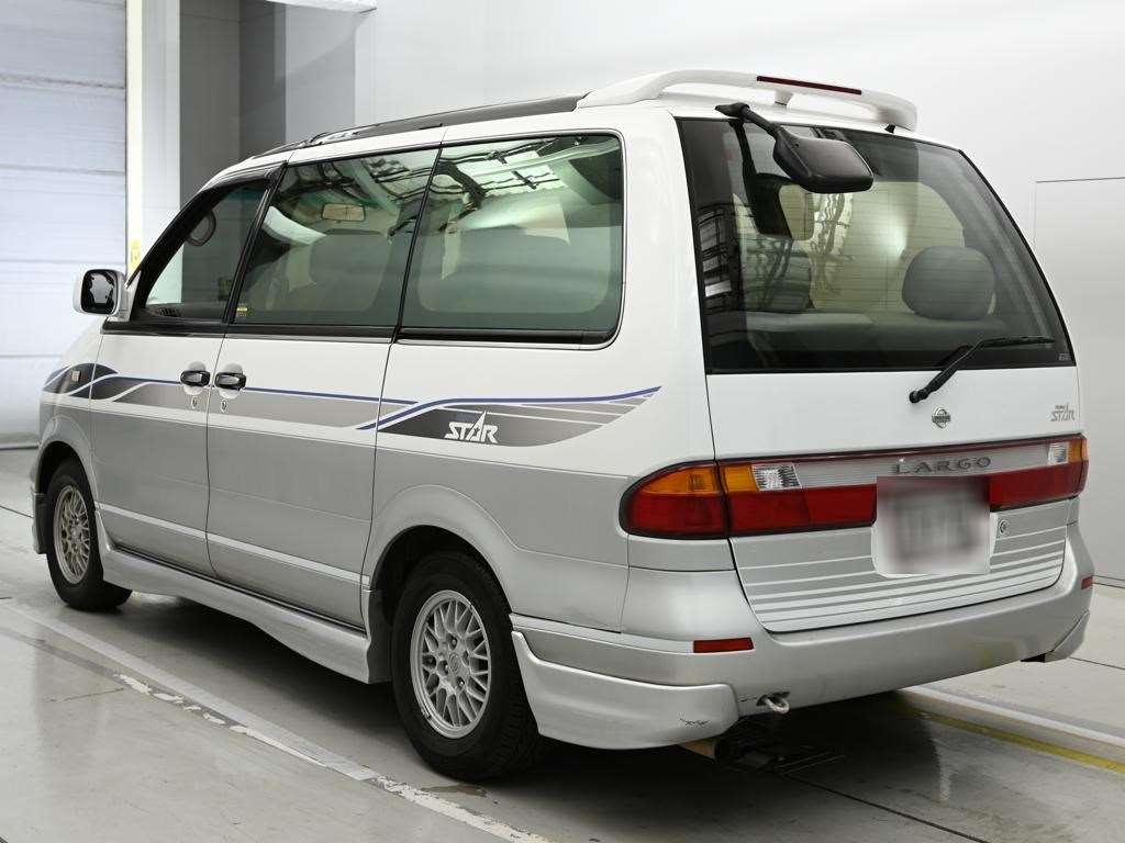 NISSAN LARGO