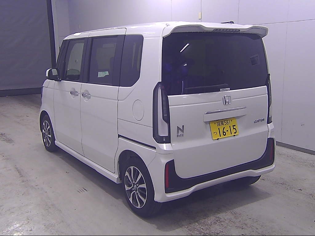 HONDA N-BOX