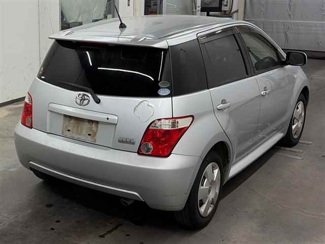 TOYOTA IST