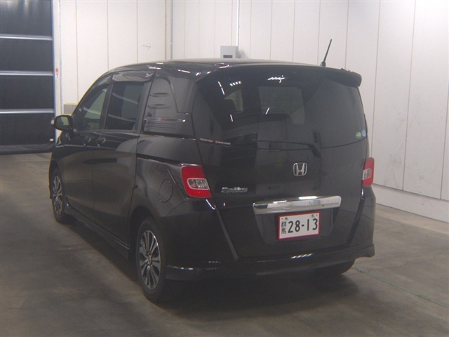 HONDA FREED SPIKE