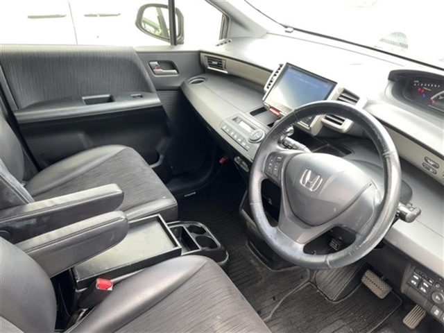 HONDA FREED SPIKE