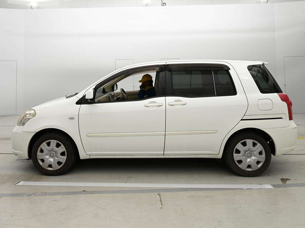 TOYOTA RAUM